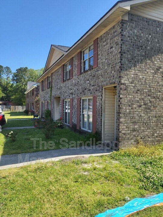 126 Langley Dr in Summerville, SC - Building Photo