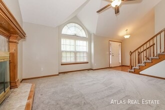 1610 Cove Dr in Raymore, MO - Building Photo - Building Photo