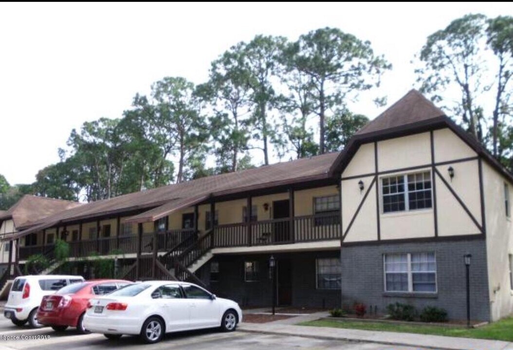 3029 Sir Hamilton Cir in Titusville, FL - Building Photo