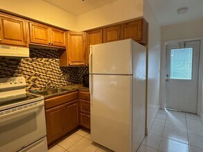 3850 NE 21st Way in Lighthouse Point, FL - Building Photo - Building Photo