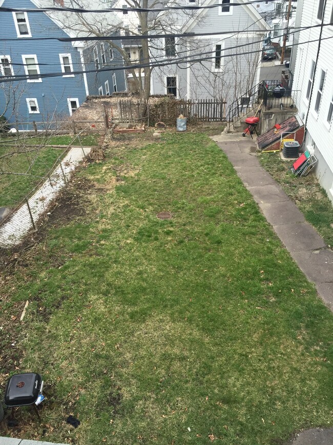 28 Cherry St, Unit 2 in Somerville, MA - Building Photo - Building Photo