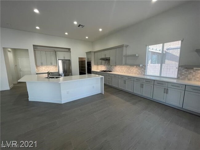 6632 Rashelda Ct