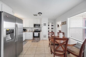 8041 Howard Dr in Houston, TX - Building Photo - Building Photo