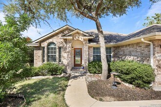 10903 Wilson Oaks Dr, Unit 3 in San Antonio, TX - Foto de edificio - Building Photo