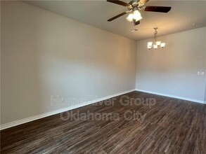 924 SW 92nd St in Oklahoma City, OK - Building Photo - Building Photo