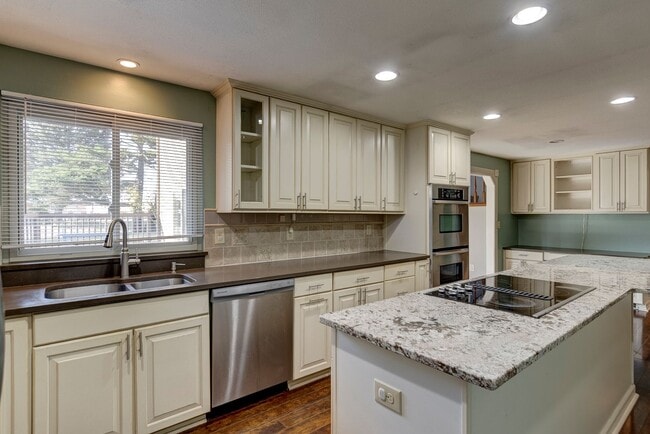 property at 1913 Island View Rd