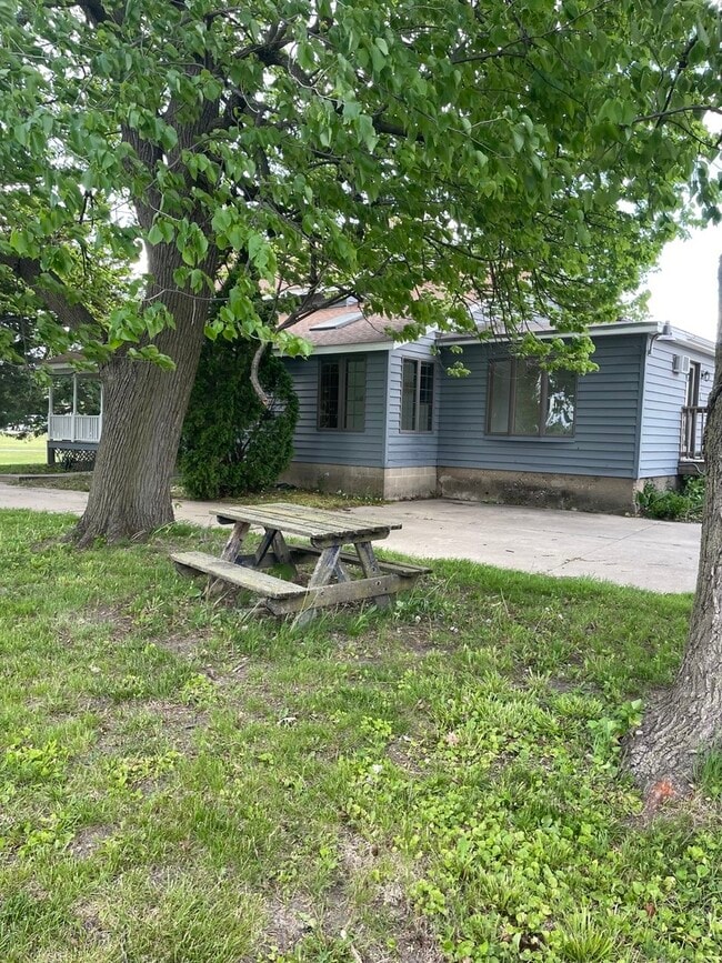 property at 1085 Brouch Ln