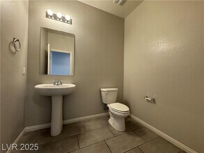 2690 Topaz Blue St in Las Vegas, NV - Building Photo - Building Photo