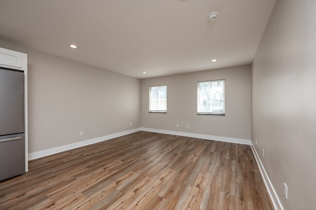 Auburn West Apartments in Indianapolis, IN - Building Photo - Interior Photo