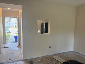 14 Driscoll Ct in North Brunswick, NJ - Building Photo - Building Photo