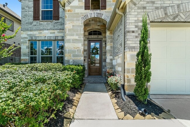 property at 2840 Jehlon Ln