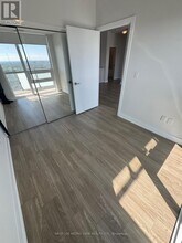 430-3430 Square One Dr in Mississauga, ON - Building Photo - Building Photo