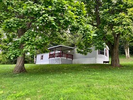 746 Pony Farm Rd in Kittanning, PA - Building Photo