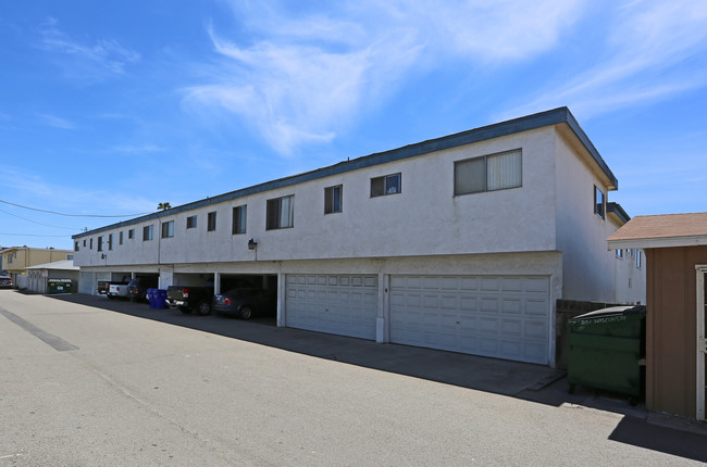 Palm View Village in Oceanside, CA - Building Photo - Building Photo