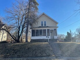 3116 11th Ave in Moline, IL - Building Photo