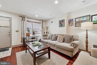 2423 S Bancroft St in Philadelphia, PA - Building Photo - Building Photo