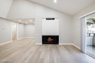 31535 Lindero Canyon Rd in Westlake Village, CA - Foto de edificio - Building Photo
