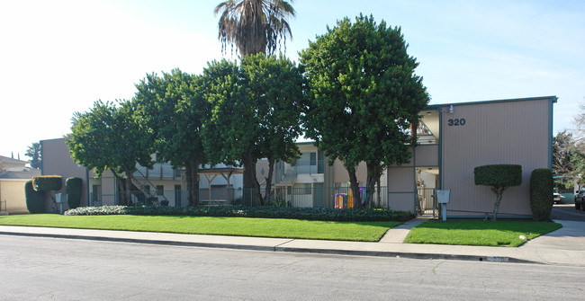 318 W Artesia St in Pomona, CA - Building Photo - Building Photo