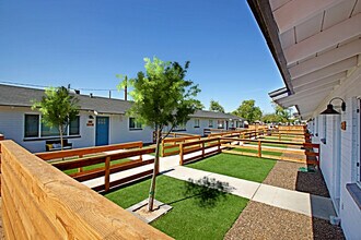 221 N Elm St in Gilbert, AZ - Building Photo - Building Photo