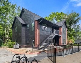 1137 N Leverett Ave in Fayetteville, AR - Building Photo