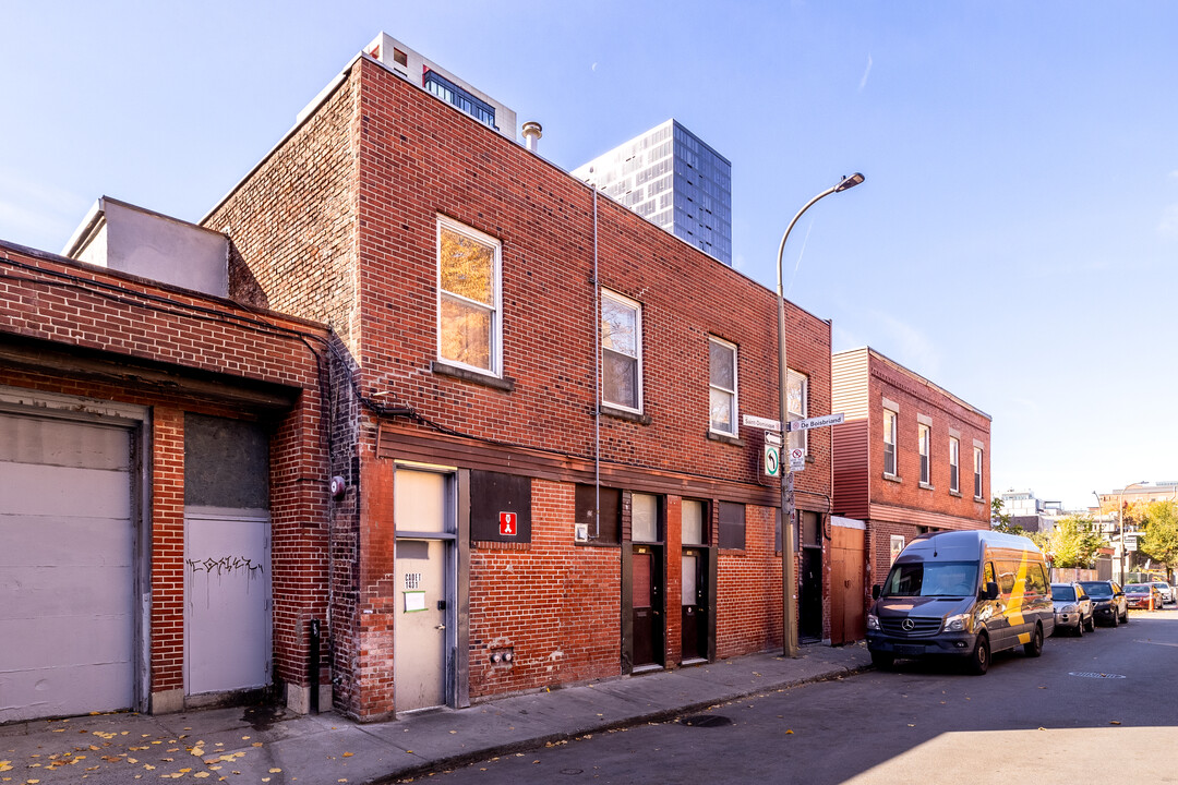 1454 Saint-Dominique Rue in Montréal, QC - Building Photo