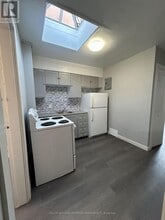 10140 Yonge St in Richmond Hill, ON - Building Photo - Building Photo