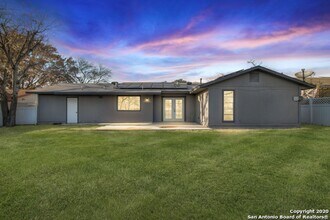 4242 Bayliss St in San Antonio, TX - Building Photo - Building Photo