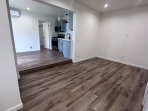 14768 San Fernando Mission Blvd, Unit 14768 in Mission Hills, CA - Foto de edificio - Building Photo