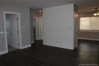 1029 79th St-Unit -6 in Miami Beach, FL - Foto de edificio - Building Photo