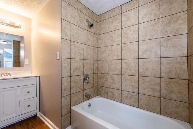 1425 Avenue C in Council Bluffs, IA - Building Photo - Building Photo