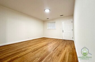 125 White Oak Dr in Greenville, SC - Building Photo - Building Photo