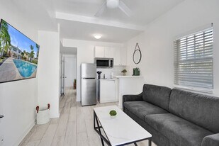 901 N Federal Hwy, Unit SI ID1504087P in Lake Worth Beach, FL - Building Photo