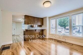 4337 2nd Ave NE in Seattle, WA - Building Photo - Building Photo