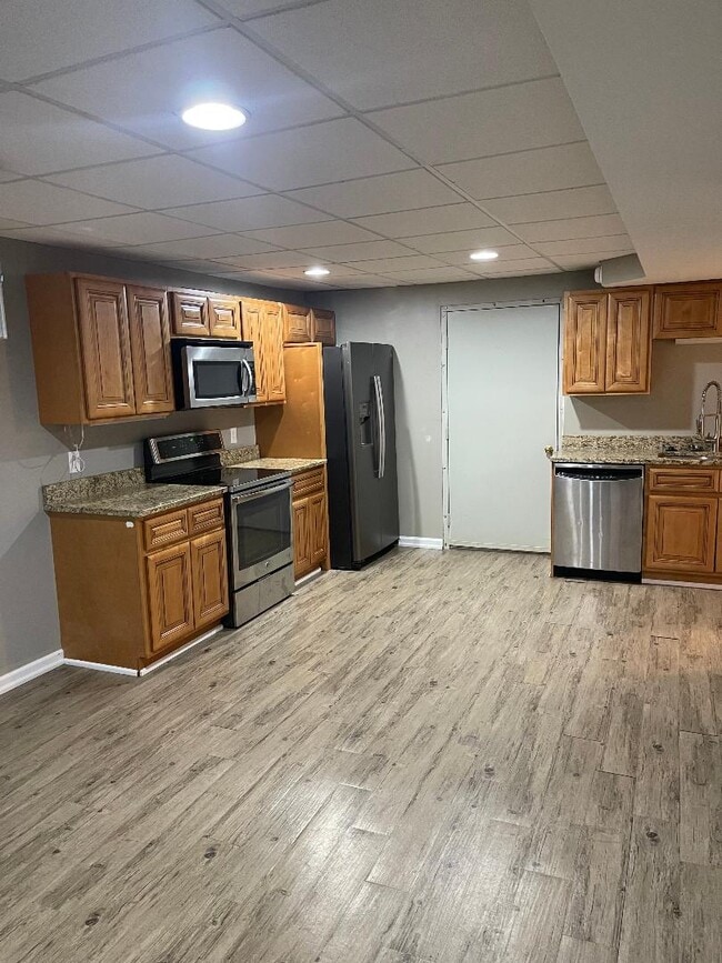 304 N Main St, Unit Basement Apartment