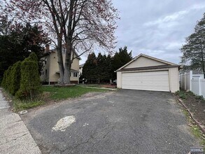 209 Lafayette Ave in Hawthorne, NJ - Building Photo - Building Photo