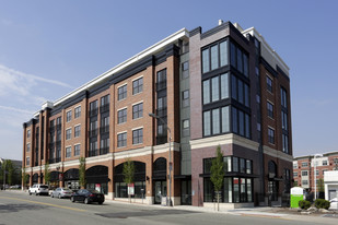 Montclarion at Bay Street Station Apartments