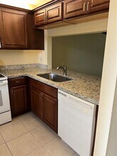 10401 NW 11th St in Pembroke Pines, FL - Building Photo - Building Photo
