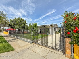 11432 Acala Ave in San Fernando, CA - Building Photo