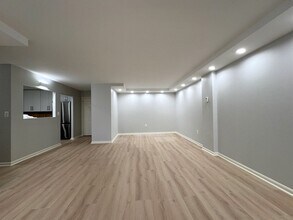 131 Coolidge Ave, Unit 112 in Watertown, MA - Building Photo - Building Photo