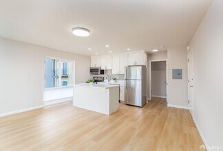 646 Corbett Ave in San Francisco, CA - Building Photo - Building Photo