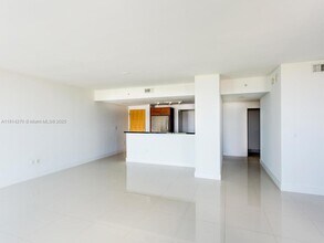 244 Biscayne Blvd, Unit 1002 in Miami, FL - Building Photo - Building Photo