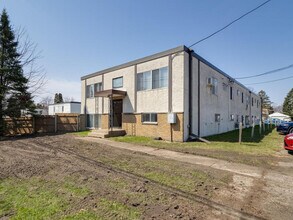 4965 3rd St NE, Unit 3 in Fridley, MN - Building Photo - Building Photo