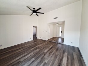 1005 Ridgeline Dr in Round Rock, TX - Building Photo - Building Photo