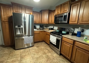 361 E 1520 N in Tooele, UT - Foto de edificio - Building Photo