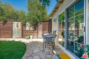 777 El Medio Ave in Los Angeles, CA - Building Photo