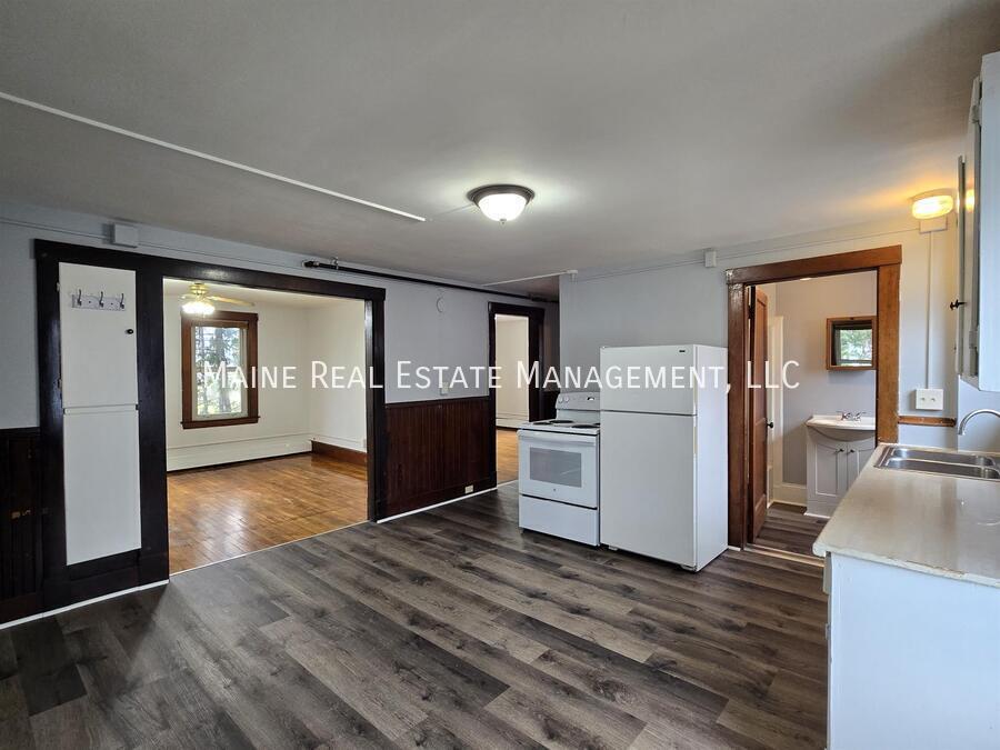 14 Kendall St in Augusta, ME - Building Photo