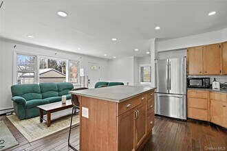 37 Ridgeland Rd in South Salem, NY - Building Photo - Building Photo