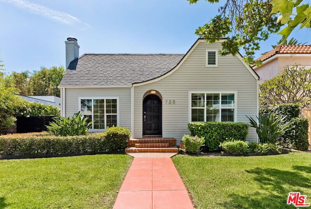 723 N Mansfield Ave in Los Angeles, CA - Building Photo