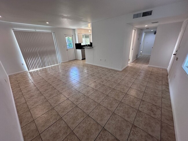 813 New Stine Rd in Bakersfield, CA - Building Photo - Building Photo