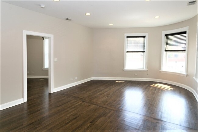 2508 W Argyle St in Chicago, IL - Building Photo - Building Photo